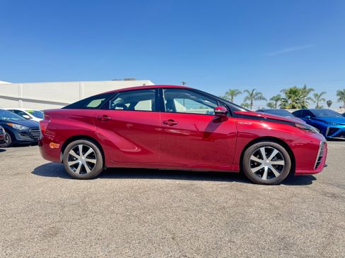 Used 2019 Toyota Mirai image 9