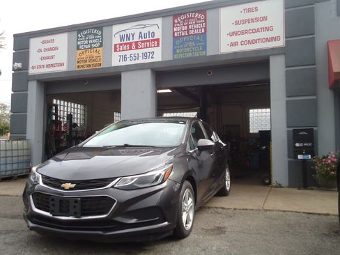 Used 2016 Chevrolet Cruze LT image 1