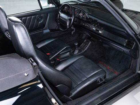 Used 1991 Porsche 911 Carrera 4 image 40