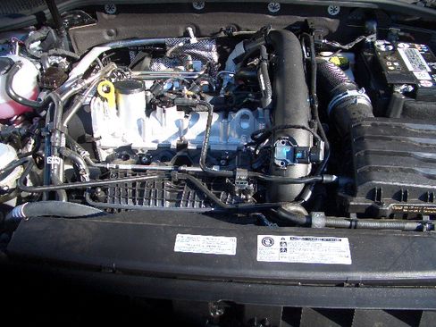 Used 2019 Volkswagen Golf 4-Door FWD image 24