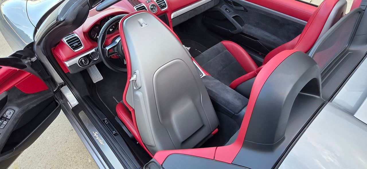 Used 2016 Porsche Boxster Spyder RWD image 52