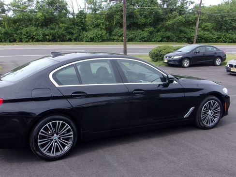 Used 2019 BMW 530i xDrive UNAVAIL AWD/4WD image 5