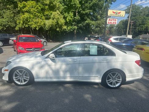 Used 2013 Mercedes-Benz C 300 4MATIC Sedan image 2