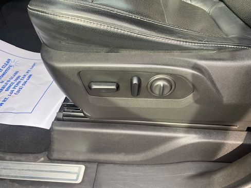 Used 2019 Chevrolet Silverado 1500 LT image 19