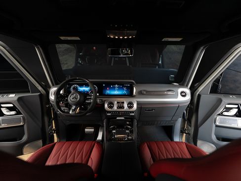 Used 2025 Mercedes-Benz G 63 AMG AMG G 63 image 17