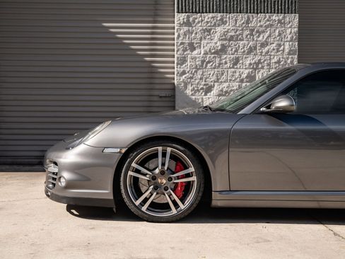 Used 2010 Porsche 911 Turbo image 16