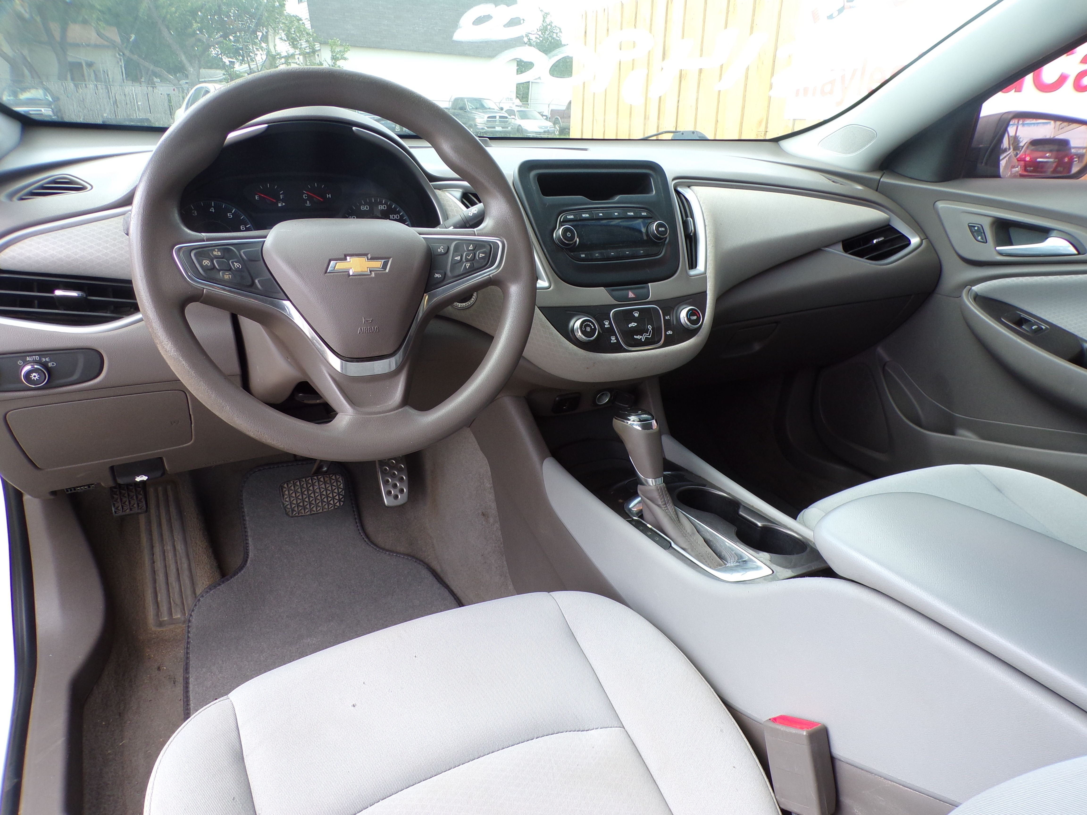 Used 2016 Chevrolet Malibu L FWD image 8