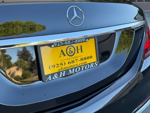 Used 2019 Mercedes-Benz S 560 Sedan image 30