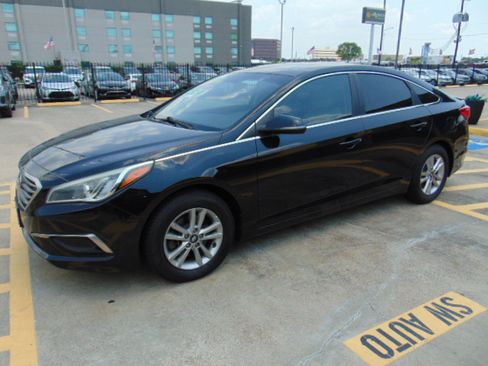 Used 2016 Hyundai Sonata SE image 4