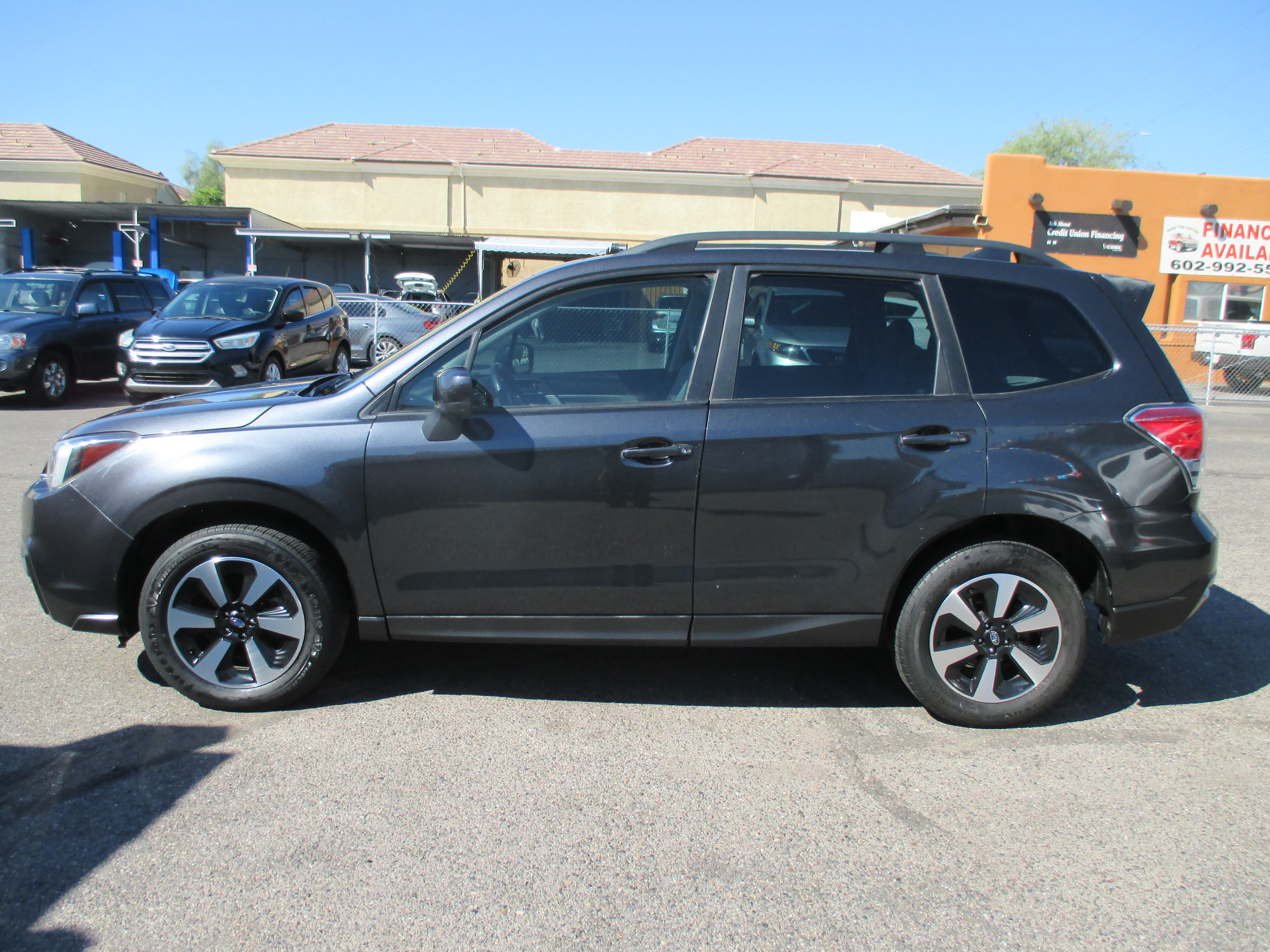 Used 2018 Subaru Forester 2.5i Premium Sport Utility 4D AWD/4WD image 2