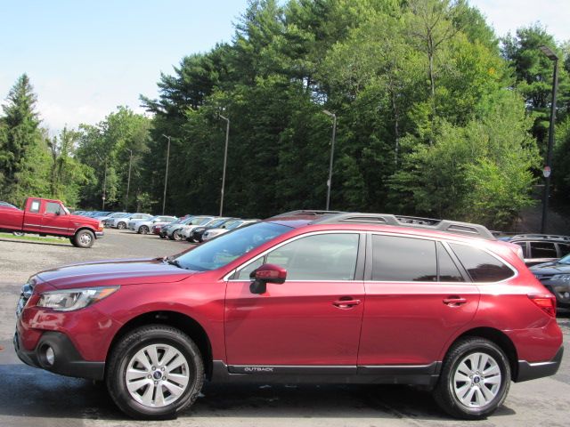 Used 2019 Subaru Outback 2.5i Premium AWD/4WD image 3