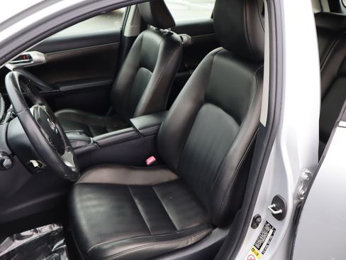 Used 2013 Lexus CT 200h Premium image 13