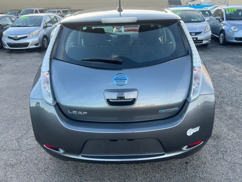 Used 2015 Nissan Leaf S image 12
