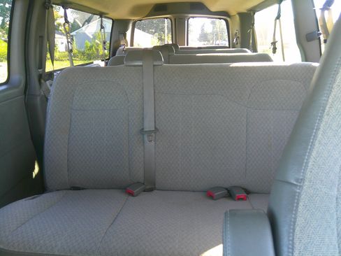 Used 2016 Chevrolet Express 3500 LT image 10