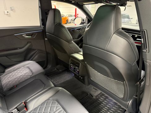Used 2023 Audi SQ8 Prestige AWD/4WD image 34
