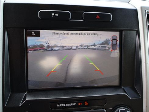 Used 2015 Ford F150 Lariat image 34