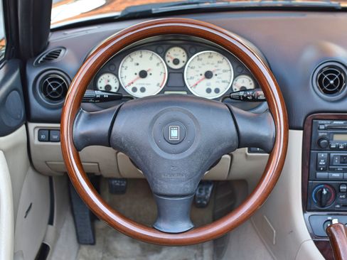 Used 2000 MAZDA MX-5 Miata Special Edition image 26