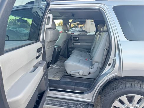 Used 2010 Toyota Sequoia Limited image 20