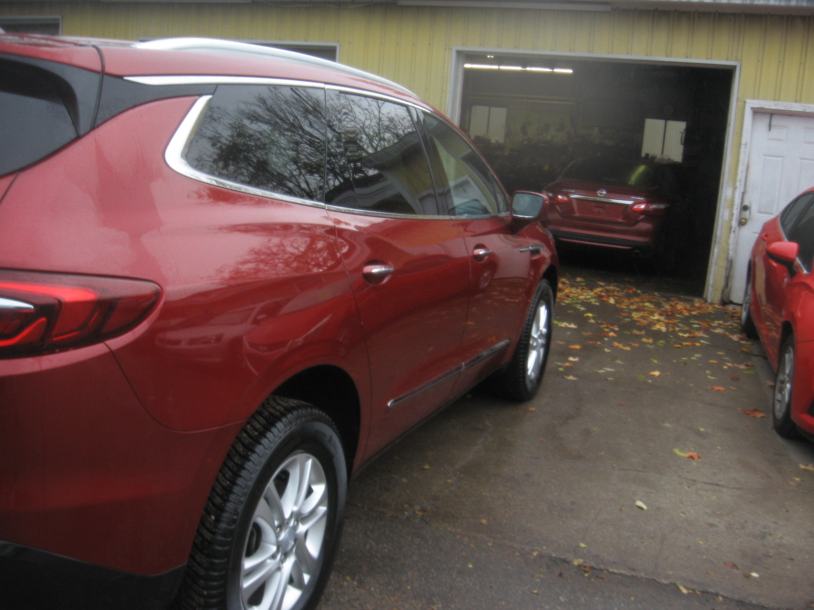 Used 2019 Buick Enclave Essence FWD image 4