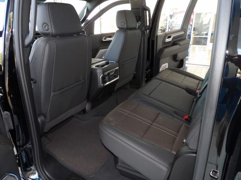 Used 2025 Chevrolet Silverado 2500 4x4 Crew Cab High Country image 27