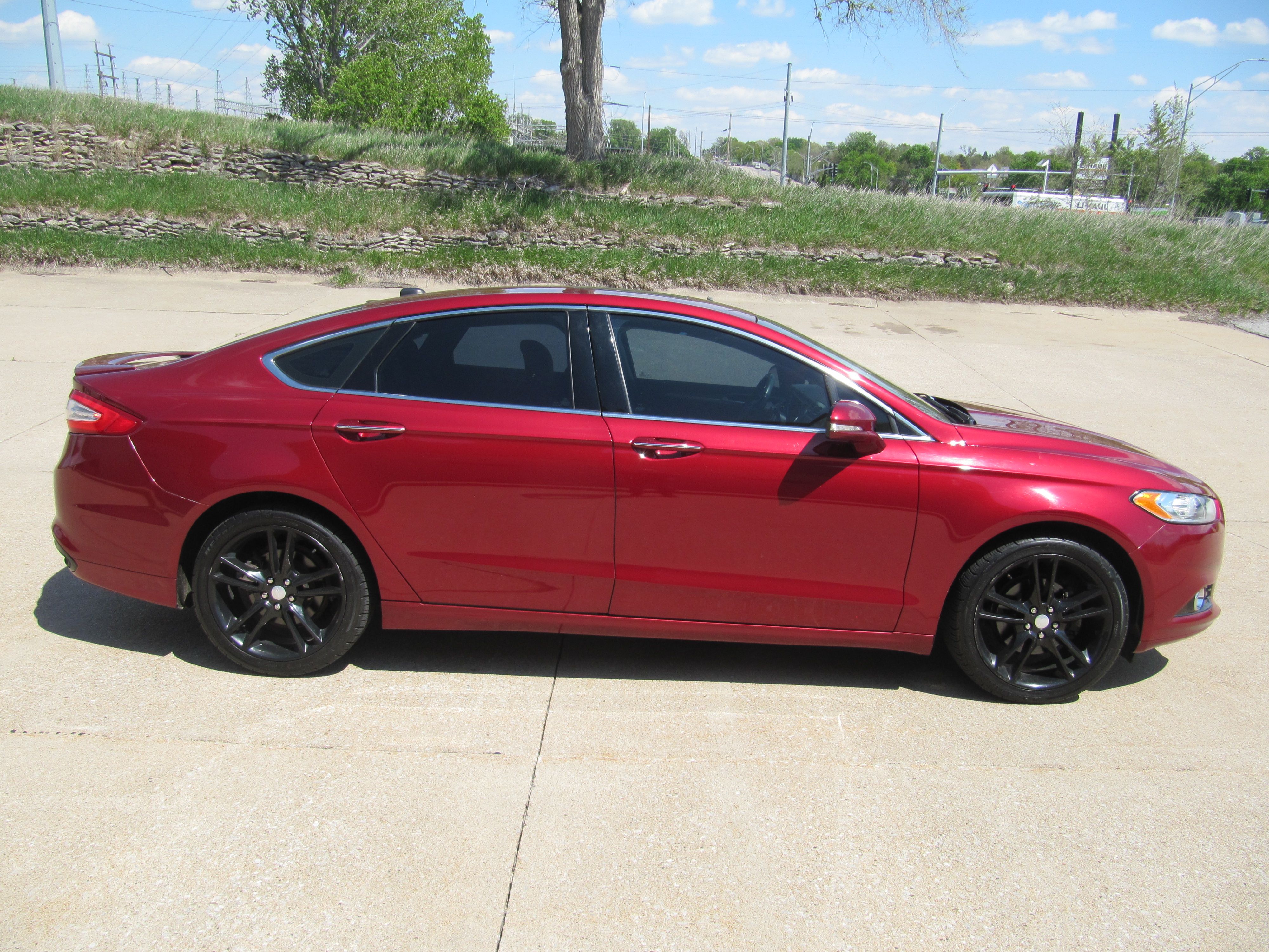 Used 2015 Ford Fusion Titanium AWD image 10
