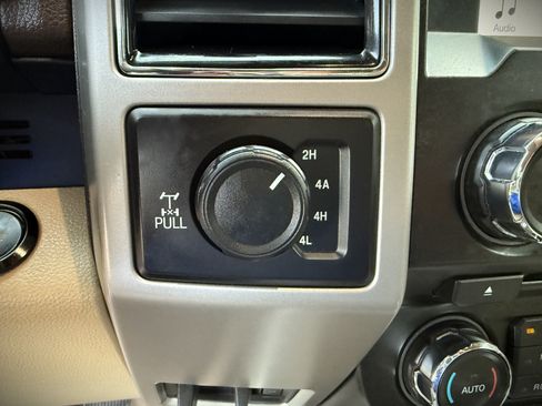 Used 2018 Ford F150 Lariat image 34