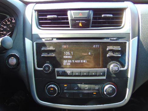 Used 2018 Nissan Altima 2.5 S image 17