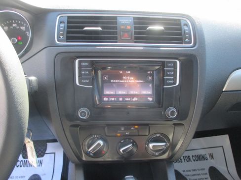 Used 2018 Volkswagen Jetta S image 5