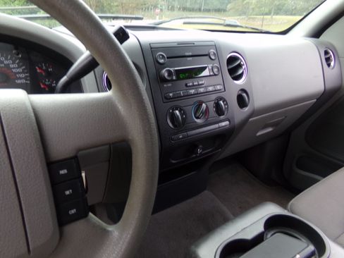 Used 2006 Ford F150 XLT image 9