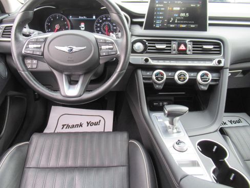 Used 2021 Genesis G70 2.0T Elite image 11