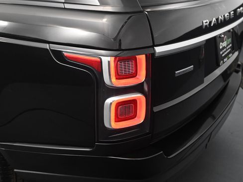 Used 2018 Land Rover Range Rover Supercharged image 13