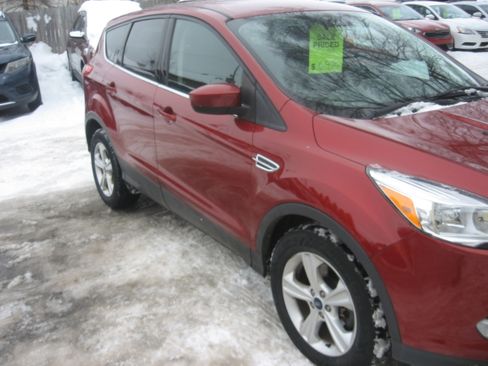 Used 2015 Ford Escape SE image 3