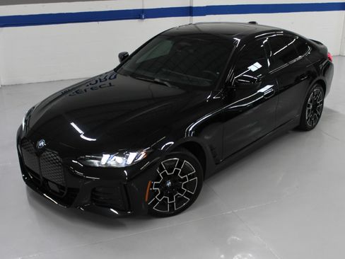 Used 2025 BMW i4 eDrive40 RWD image 3