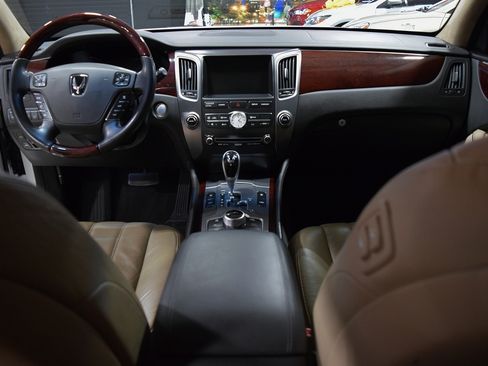 Used 2011 Hyundai Equus Signature RWD image 24