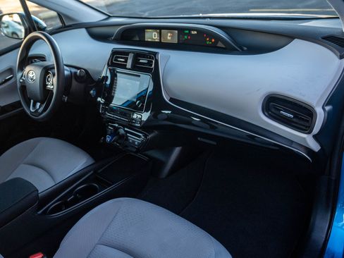 Used 2019 Toyota Prius image 29