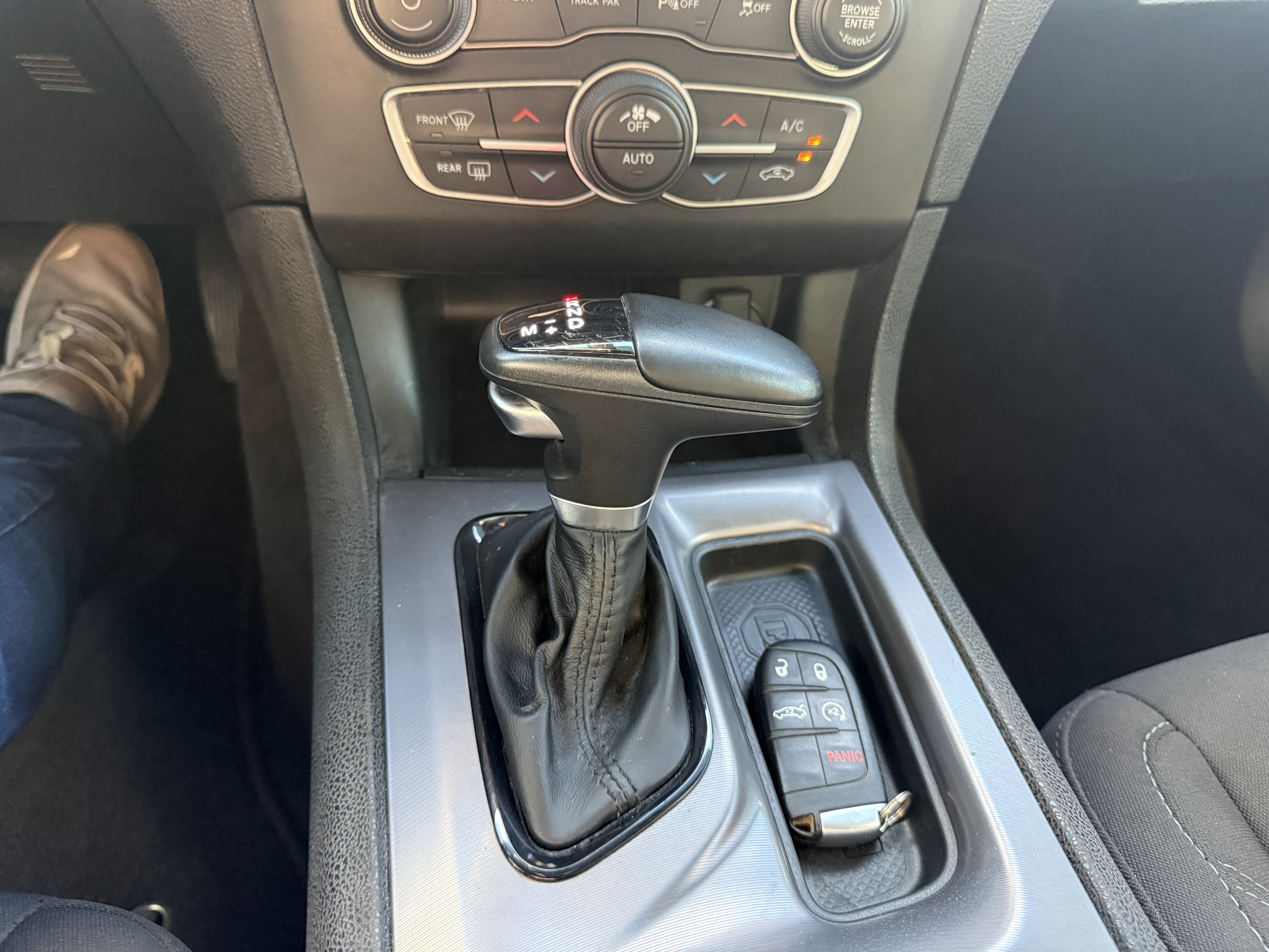 Used 2022 Dodge Charger SXT AWD image 10