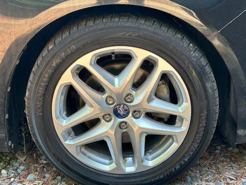 Used 2013 Ford Fusion SE FWD image 33