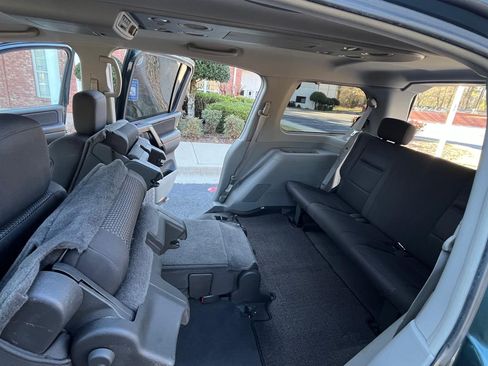 Used 2004 Nissan Armada SE image 12