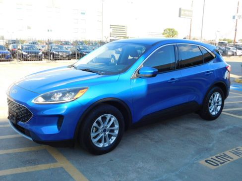 Used 2020 Ford Escape SE image 4
