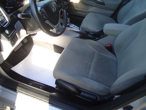 Used 2013 Honda Civic LX image 9