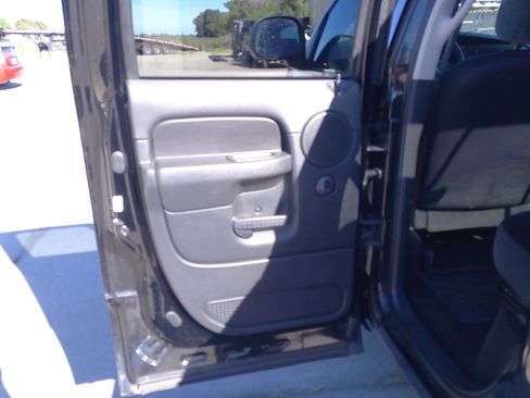 Used 2005 Dodge Ram 1500 Truck SLT image 10