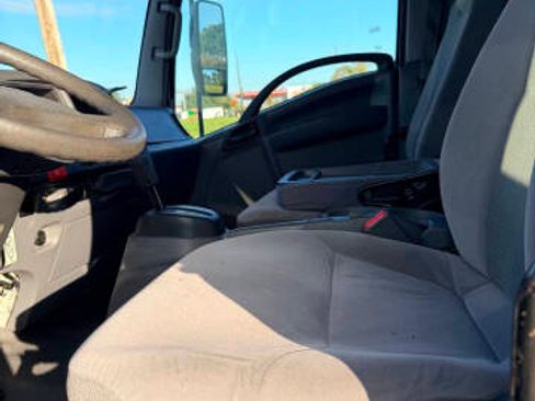 Used 2020 Isuzu NPR HD image 6