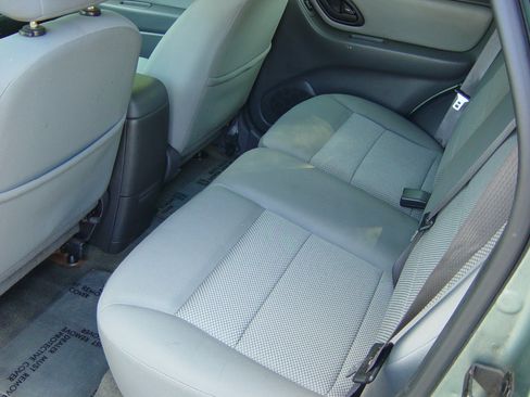 Used 2007 Ford Escape XLT image 8