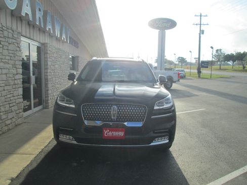 Used 2024 Lincoln Aviator Reserve RWD image 11