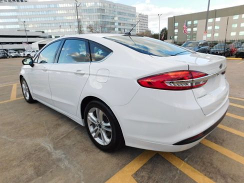 Used 2018 Ford Fusion SE image 5