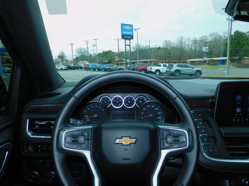 Used 2023 Chevrolet Tahoe LS image 2