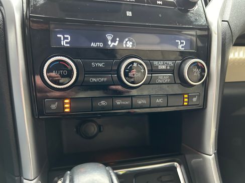 Used 2019 Subaru Ascent Premium image 19