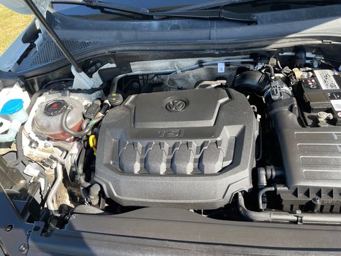 Used 2021 Volkswagen Tiguan SE image 14