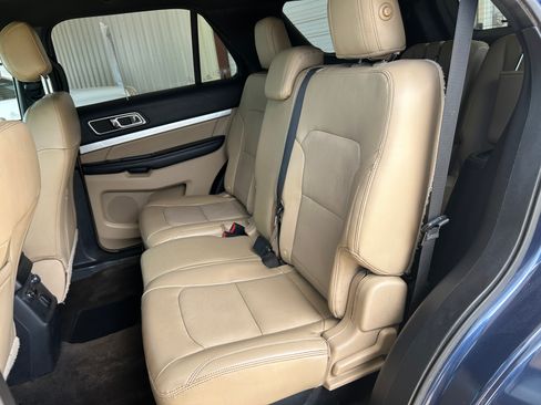 Used 2016 Ford Explorer FWD XLT image 10