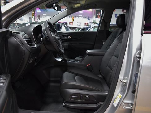Used 2018 Chevrolet Equinox Premier image 16